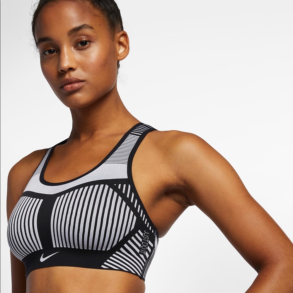 Nike FE/NOM Flyknit High-Support Sports Bra - Picture 4 of 9